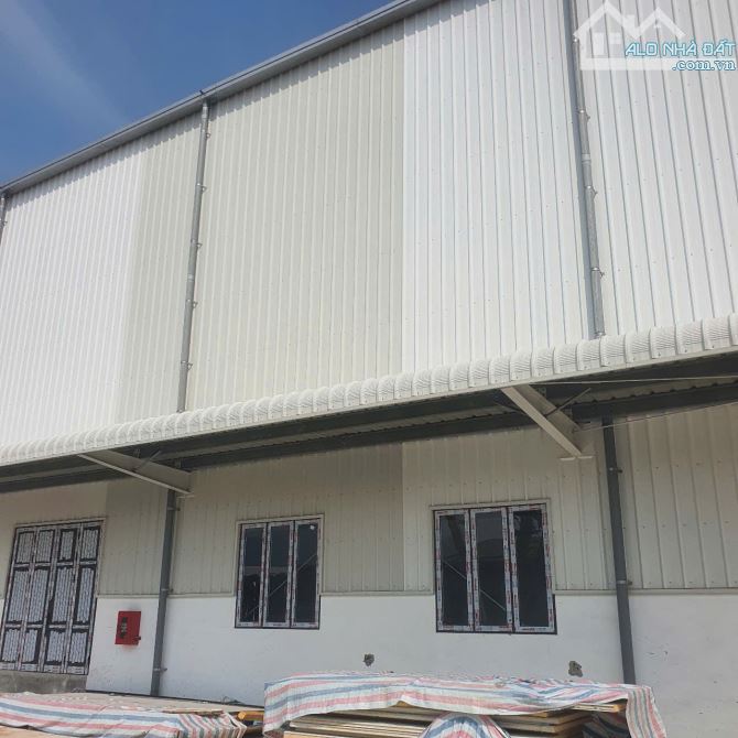 Cho thuê kho xưởng 3200m mới 100% trong KCN Hòa Khánh PCCC tự động có Racking giá tốt