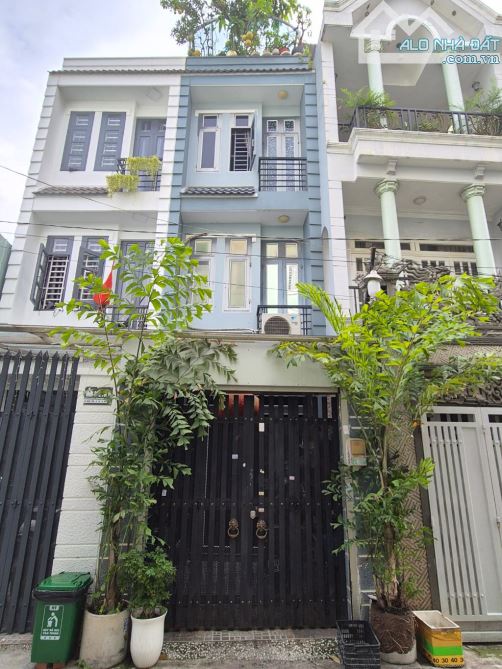 Bán nhà sổ riêng, 4 tầng, hẽm xe hơi