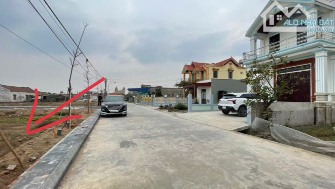 BÁN ĐẤT 112M ĐỐI DIỆN CÔNG VIÊN, THỊ TRẤN QUẤT LÂM , GIÁ 1,4TỶ