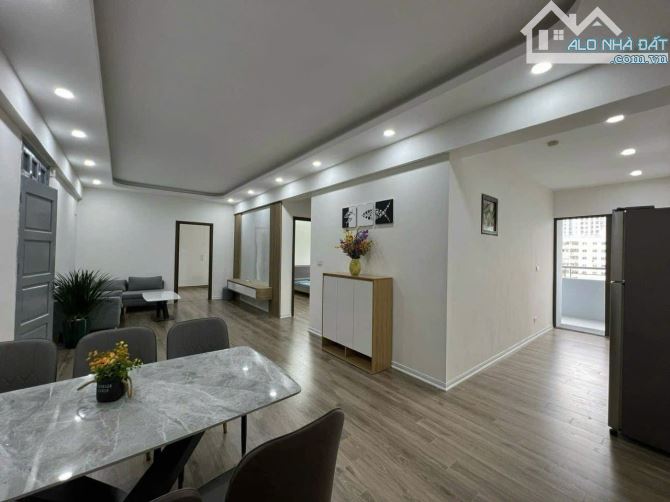 Bán căn hộ C5 Nguyễn Cơ Thạch 107m2 3pn 2vs 5,8 tỷ ( bp) Tầng trung, full NT