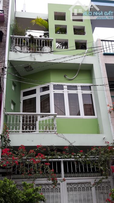 Mặt tiền Thủ Khoa Huân (Q1), 4.3x24m, giá 79 tỷ
