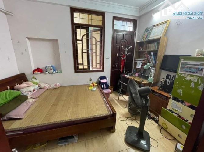 7,5 tỉ mặt phố KD, 33m2 Đê La Thành
