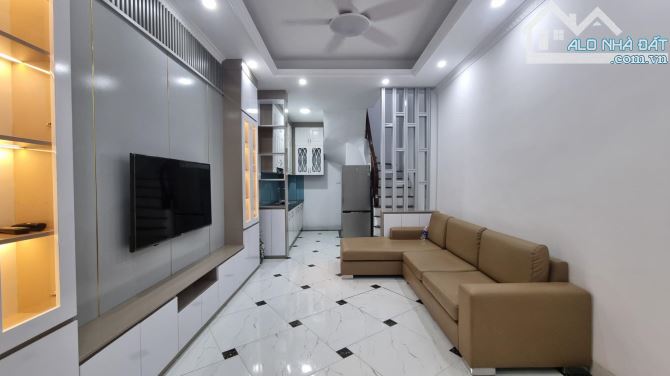 Bán nhà HỒ TÙNG MẬU, 33m2 x 5 Tầng. MỚI CỨNG, VỀ Ở LUÔN, Giá 6.8 tỷ.