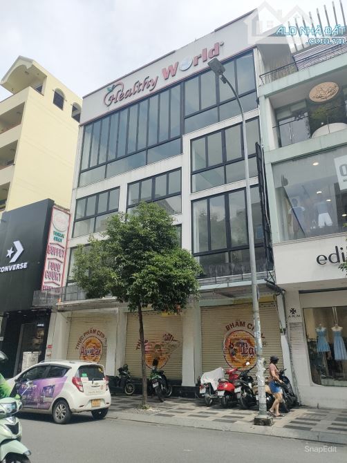 Nhà 306 Nguyễn Thị Minh Khai 8x12m HĐT 68tr/th giá bán 26.5 tỷ vị trí đẹp ngay mặt tiền