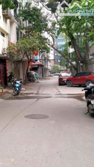 hính Chủ bán Mảnh đất 45m2 Mặt Phố Văn Quán , Hà Đông, thoáng trước sau, 2 mặt oto vào nhà
