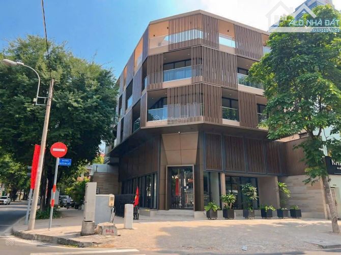 Bán nhà góc 2 mặt tiền Lý Tự Trọng - DT: 13x22m.CN: 265m2 - CTXD: Hầm,8 tầng - Giá 140tỷ