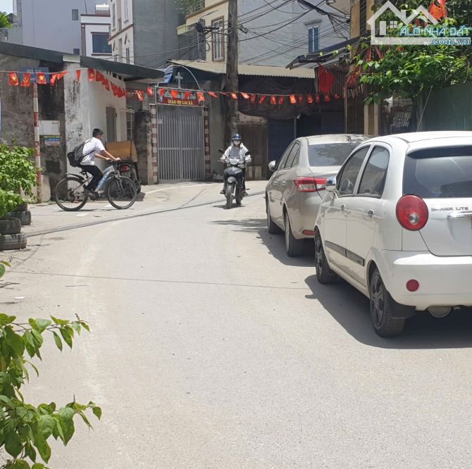 BÁN LÔ ĐẤT HIẾM, CÒN SÓT - LAI XÁ, HOÀI ĐỨC - LÔ GÓC - TRƯỚC NHÀ Ô TÔ TRÁNH, DỪNG ĐỖ NGÀY