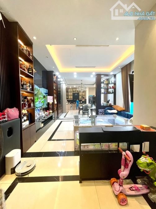 Hiếm Có - Lô Góc - Thang Máy -Lý Nam Đế -Hoàn Kiếm - Dt:75m2/7tầng/13mMT*39 tỷ