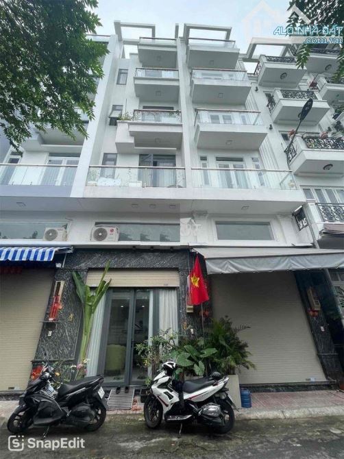 Mặt tiền 581 3/2 Q10 3,5x13m 3L 3pn 4wc