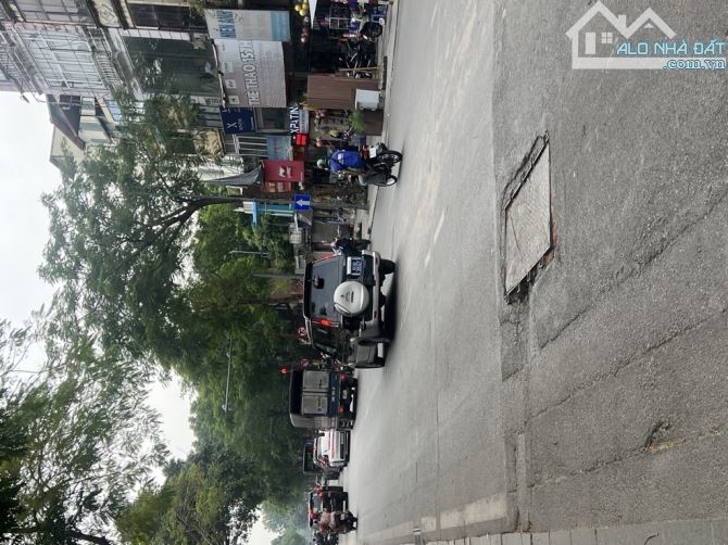 Biệt Thự Nguyễn Thái Học, Mặt Tiền Rộng, Vị Trí Vàng Cho Kinh Doanh, 22 Tỷ