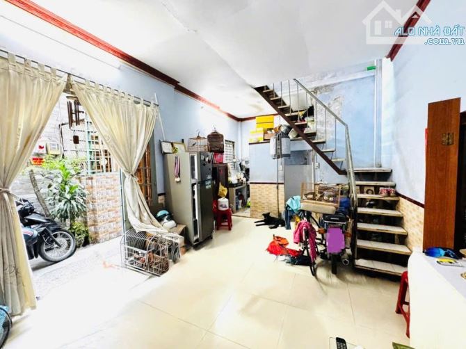 NHÀ ĐẸP 2 TẦNG 45M2 - ĐINH TIÊN HOÀNG - 1 BƯỚC SANG QUẬN 1 - 3PN