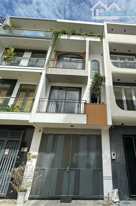 Bán nhà đường Đất Thánh - Lý Thường Kiệt gần ĐH Bách Khoa (4.2x16m) 3 tầng giá 8.5 tỷ TL