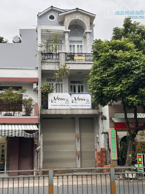 Bán nhà MT MINH PHỤNG ( ngang 4,7X15m) vuông vức, vỉa hè rộng 8m