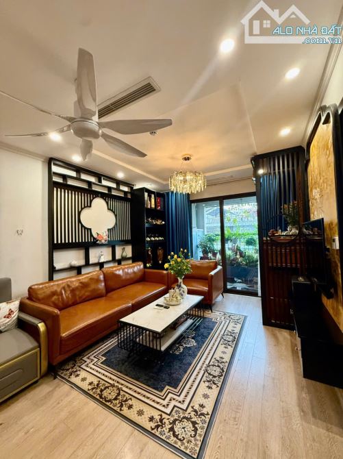 Bán căn hộ Florence Mỹ Đình 85m2 2pn 2vs 6,2 tỷ Full NT, slot ô tô