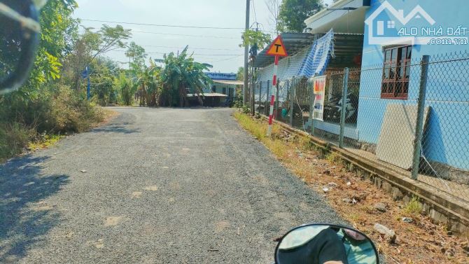 Bán lô đất 150m mặt tiền kim Long . đất phủ hồng 100% co 200 thổ cư