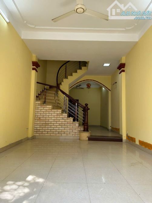 Rẻ nhất khu vực Man Bồi Gốc Găng-Kinh doanh văn phòng,dt 52m×4 tầng,nhỉnh 11 tỷ