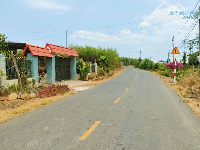 Bán đất 210m mặt tiền Thị Trấn Ngãi Giao. Quy hoạch đất ở 100% có thổ cư