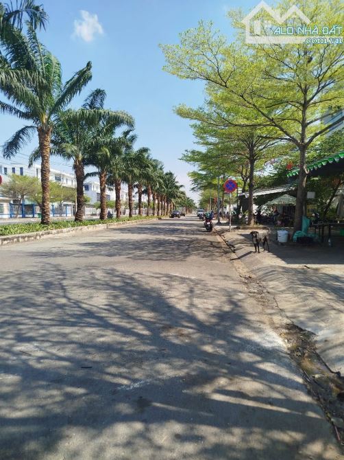 Đầu tư xây trọ DT 5x26m xây15 phòng+1kiot,thu nhập 22 triệu/tháng,giáp ranh Tên Lửa 20phút