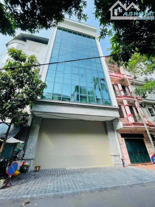BÁN TOÀ VĂN PHÒNG PHỐ NGUYỄN KHANG, CẦU GIẤY, 7 TẦNG THANG MÁY, Ô TÔ TRÁNH , KINH DOANH