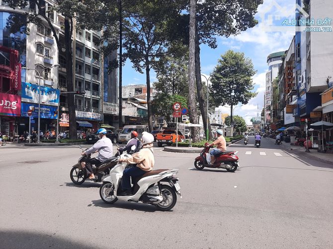 Mặt tiền kinh doanh Trần Hưng Đạo ngang 4m đúc 5 tầng chỉ 27 tỷ