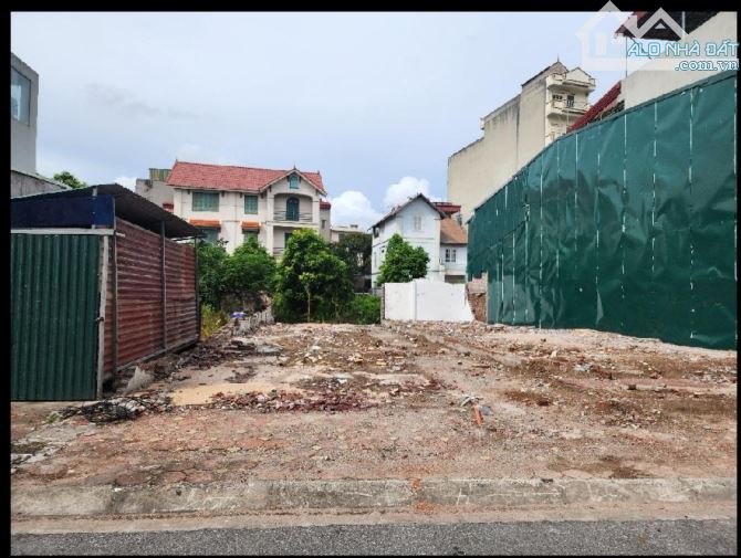 109 m2/6 Mt/28.9 Tỷ/ Mặt phố Nguyễn Văn Hưởng/ Giang Biên/ Long Biên