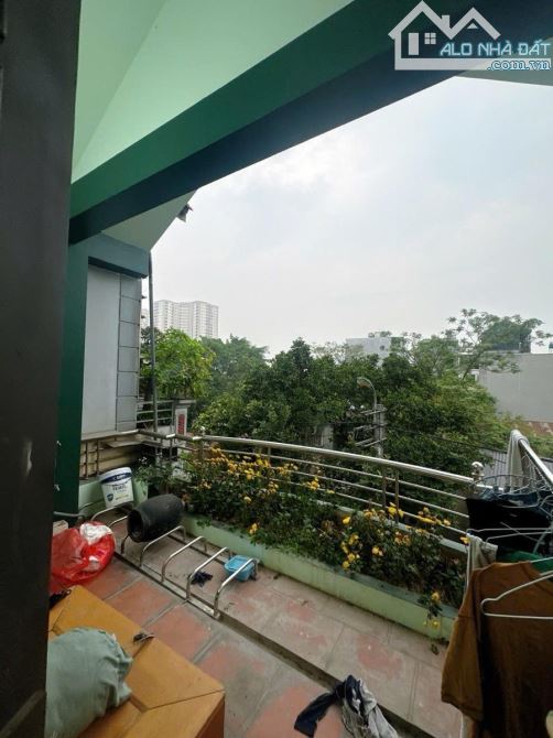 Chủ nhà sang nước ngoài sống cần bán lại 4 tầng ô tô 45 chỗ  qua nhà