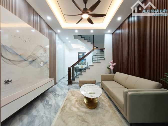 BÁN NHÀ ĐẸP CHÙA LÁNG ĐỐNG ĐA - CẦU GIẤY VIP 45M2x5T 10,9TỶ NGÕ TO, GẦN OTO