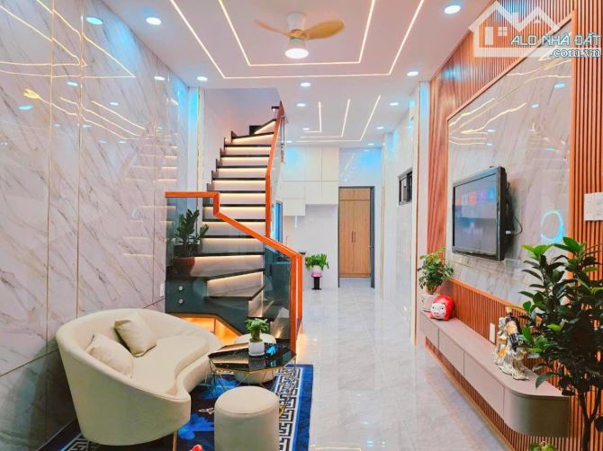 ⚠️GẤP CẦN BÁN! Nhà đường Nguyễn Thị Minh Khai – 77m² – 5 tầng – Giá 10.8 tỷ – NỞ HẬU 6.7m