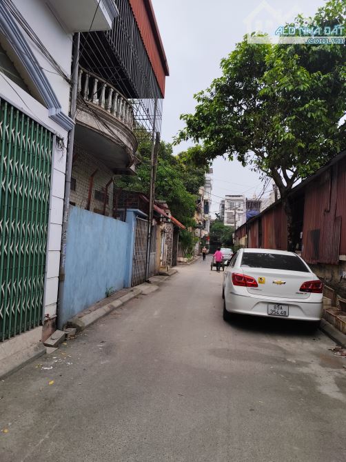 Bán nhà khu phân lô ô cách việt hưng 70m², 2 tầng, mt 5,8m² đường ôtô tránh giá 12,5 tỷ .