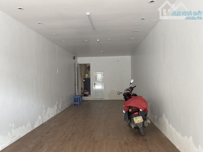 Nhà Nguyên Căn Kinh Doanh Đỉnh Cao Tại Mặt Phố Chùa Láng - Khu Vực Sinh Viên Sầm Uất!