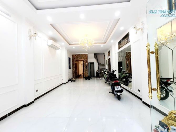 nhà đẹp căn góc 2 thoáng phố bạch mai 50m thang mai nhập khẩu ô tô đỗ cửa