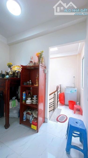 Bán nhà Quận 4, sát mặt tiền Tôn Đản chỉ 1 căn, DTSD 115M2, 5 tầng, nhích 5 tỷ