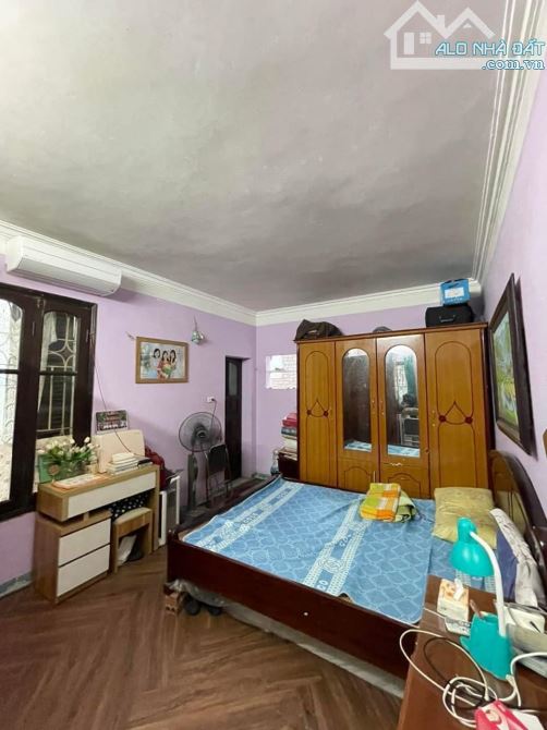 Cần bán siêu phẩm phân lô Hoàng Quốc Việt 64m2, 4t, mt 6m, ô tô vào nhà