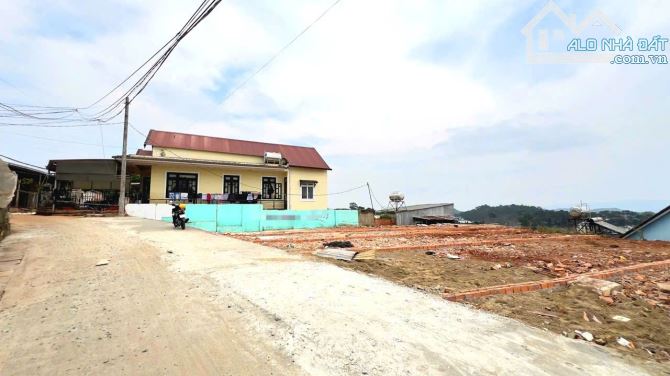 Bán đất 2 mặt tiền view đẹp khu dân cư gần chợ và UBND Xuân Tho Đà Lạt