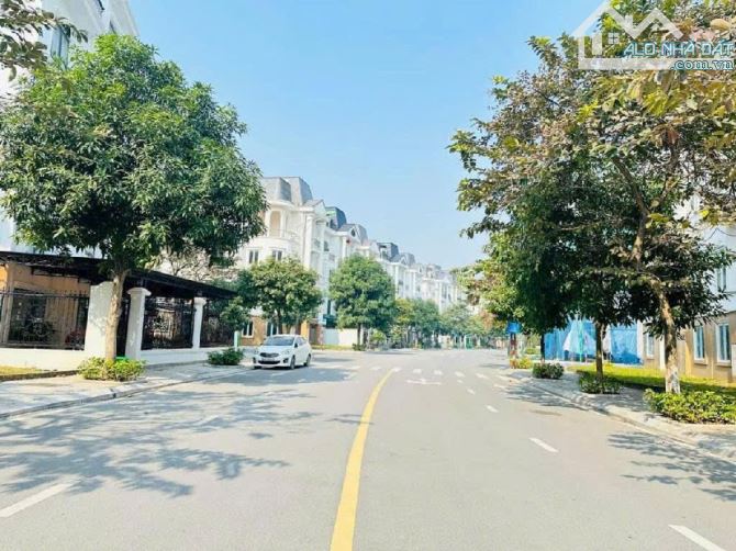 Bán BT Đơn Lập Lideco - 300m2 - MT12m - Ngay Công Viên - Hồ Điều Hòa - 1