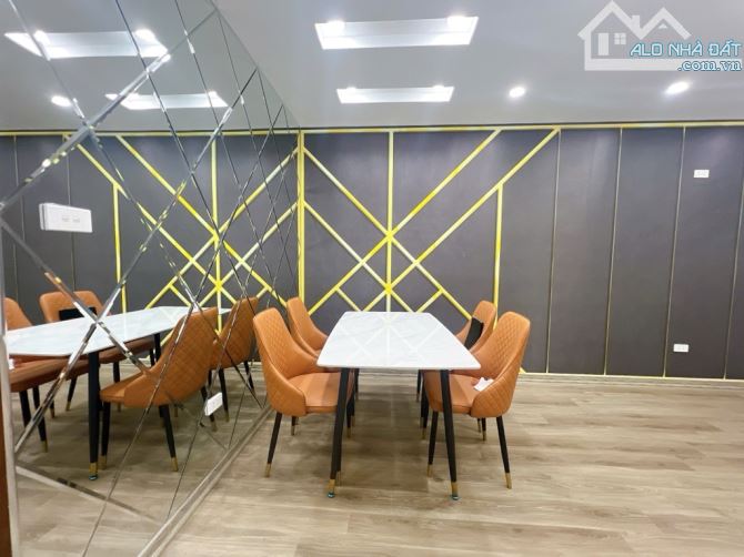 CĂN HỘ STUDIO ĐẸP MÊ LY PHỐ GIÁP NHẤT! TIỆN ÍCH ROYAL CITY, 60M2 x 2N2WC CHỈ 1.. TỶ - 1