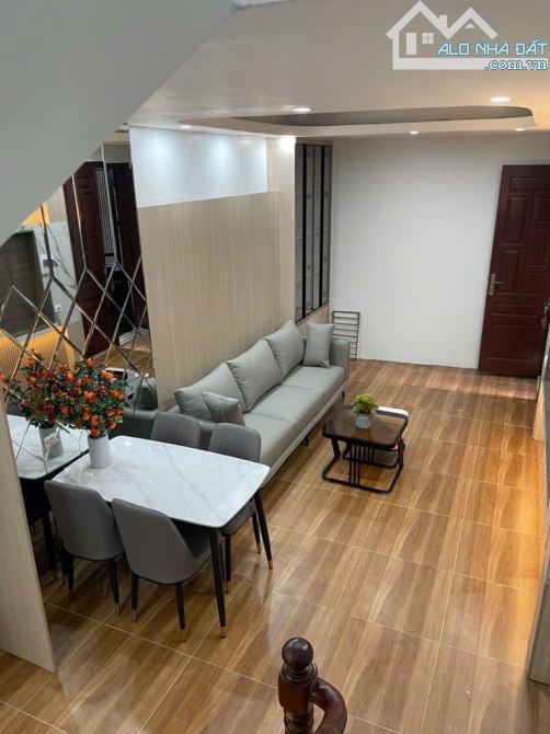 NHÀ ĐẸP FULL NỘI THẤT- NGAY CẤP 1,2 LÊ LỢI TT HÀ TRÌ - BÀ TRIỆU HÀ ĐÔNG 5 TẦNG 3 NGỦ - 1