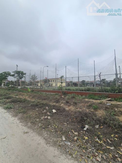Bán đất đấu giá Xuân Ổ B . dt 80m . mt 5,5m . hướng TN . giá 5ty2 - 1