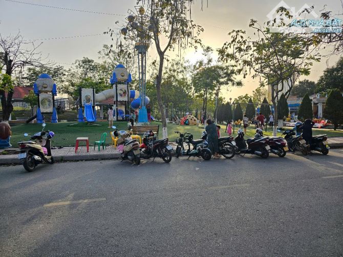 Bán đất Khu Đại Dương . dt 90m . mt 6m. hướng ĐN . giá 10ty6 - 1