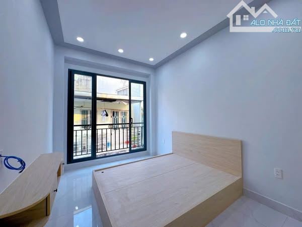 Vị trí vàng - Đường 8M cách MT Phạm Văn Đồng 30m! nhà 5 tầng BTCT 41m2. Khu đồng bộ cao - 1