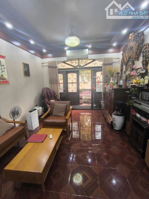 BÁN NHÀ PHÂN LÔ ĐẦM TRẤU VỈA HÈ Ô TÔ CHẠY VÒNG QUANH KINH DOANH - 1