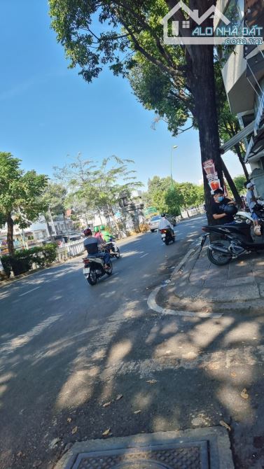 Bán nhà sát Trường Sa, Quận 3, 3 tầng 3PN, 6x10, cực ngon, chỉ 7 tỷ nhỉnh