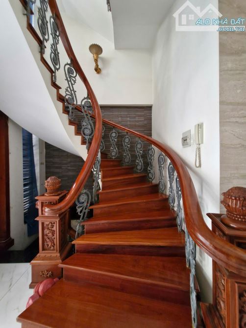 Cần Bán Biệt Thự P.7 Tân Bình Ngang 8mx27m, 1 Hầm, 5Tầng, Full Nội Thất GIÁ CHỈ 37TỶ - 1