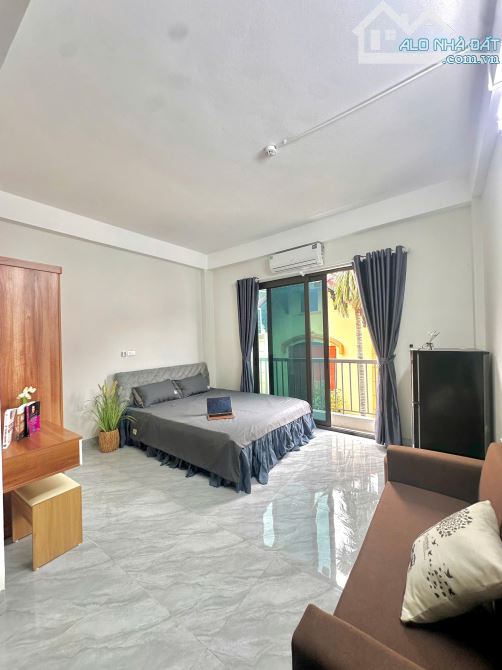 Cho Thuê CCMN Ngõ 255 Cầu Giấy 30m2 Ban Công Cửa Sổ Thang Máy Ô Tô Đỗ Gần, Gần Chợ - 1