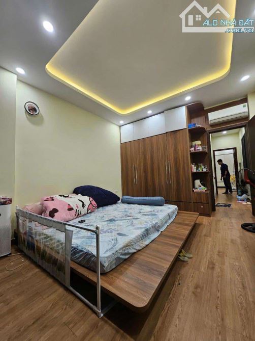 Nhà đẹp Định Công, ba bước ra ô tô, 48m2, giá 9 tỷ 5 - 1