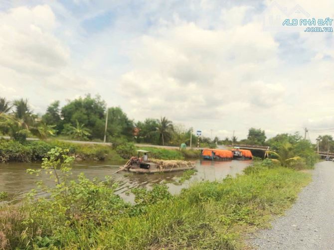 Hàng thơm, chỉ 420tr sở hữu lô góc 500m2 đất vườn view kênh - 1