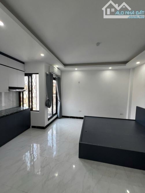 Chủ cần bán gấp. CCMN mới siêu đẹp , trung tâm Đống Đa, 60m 8 tầng doanh thu 80tr/ tháng. - 1