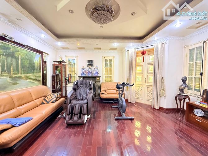 Phân Lô Hoàng Cầu, ô tô tải tránh, 20m ra hồ và MP, vỉa hè KD, DT 50m2, MT 4,5M, giá 27tỷ - 1