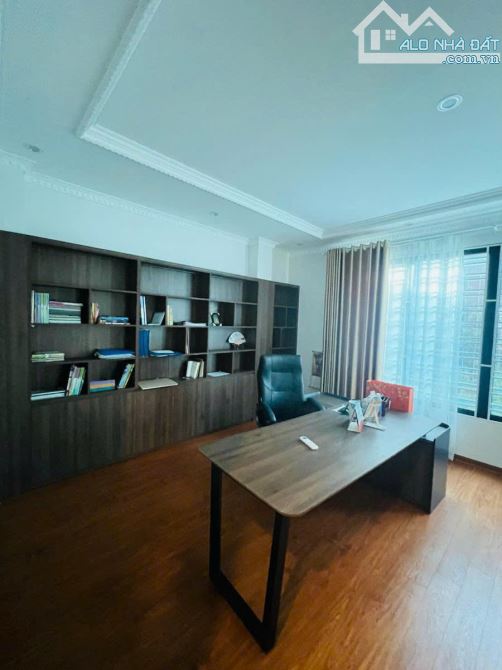BÁN NHÀ PHỐ HOÀNG QUỐC VIỆT – PHÂN LÔ Ô TÔ TRÁNH - THANG MÁY, MẶT TIỀN 6M - 68M2 – 22.5TỶ. - 1