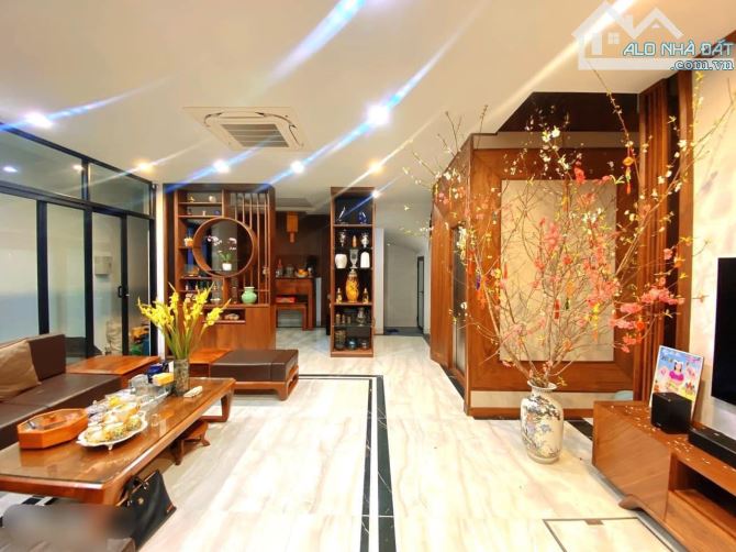 Bán nhà mặt phố Lý Nam Đế, 3 thoáng, ô tránh, 75m2, MT8m, 7 tầng đẹp, thang máy. - 1